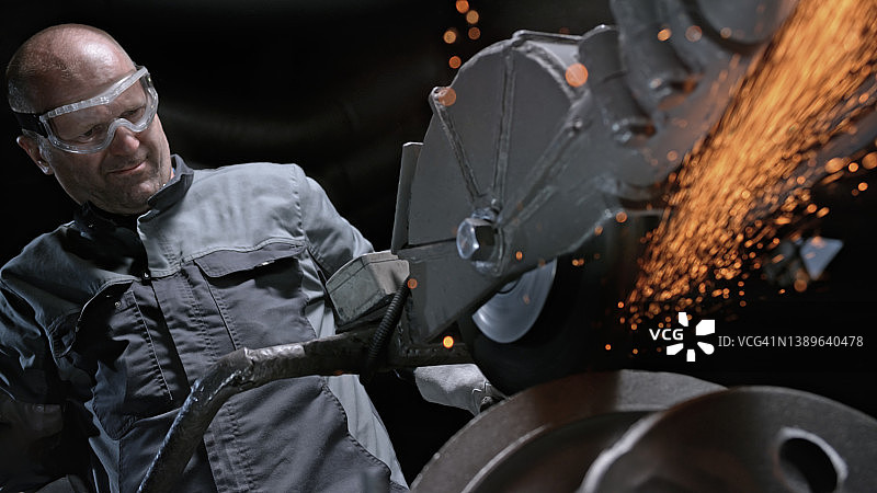 男人研磨产品图片素材