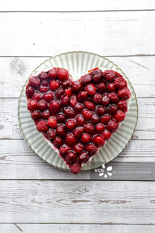 心形覆盆子蛋糕图片素材