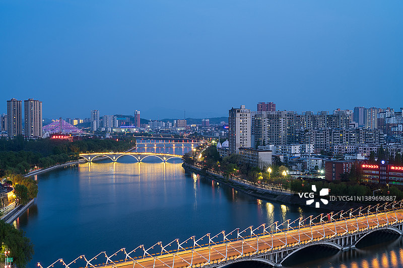 河南省信阳市浉河及城市夜景图片素材