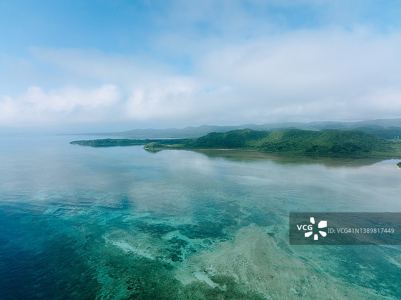 冲绳县西表岛热带岛屿鸟瞰图，日本图片素材