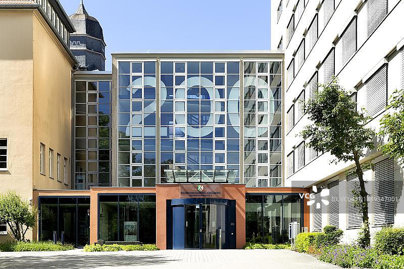 阿恩斯贝格区政府主楼及门厅（原天主教教师培训学院），德国北莱茵-威斯特法伦州绍尔兰阿恩斯贝格图片素材
