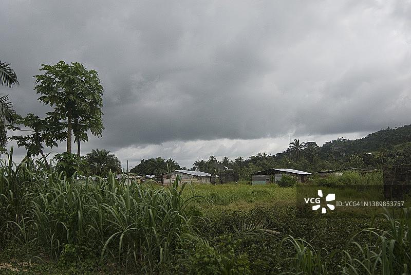 利比里亚罗伯茨港渔村风光图片素材