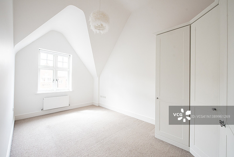 空旷的未装修公寓内景图片素材