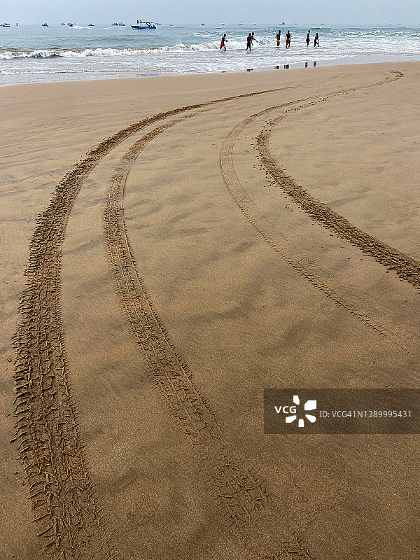 轮胎痕迹图片素材