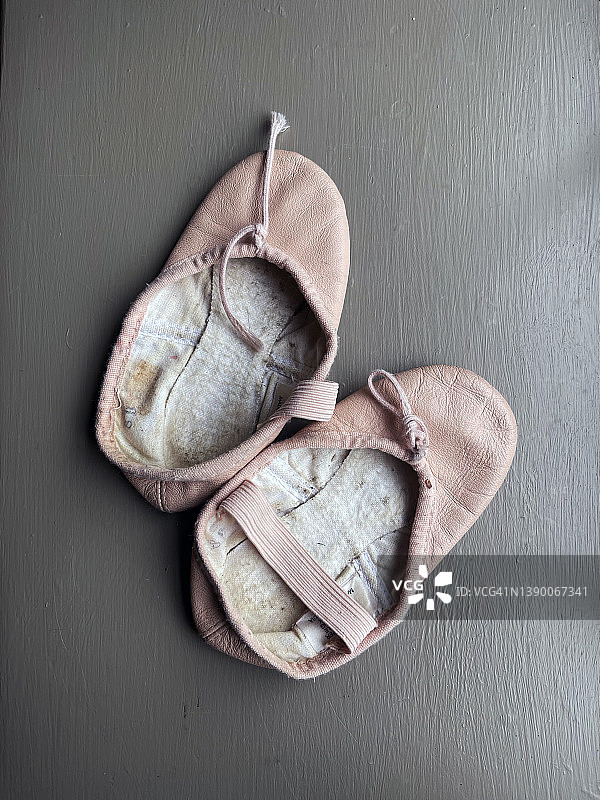 女孩们的芭蕾舞鞋图片素材