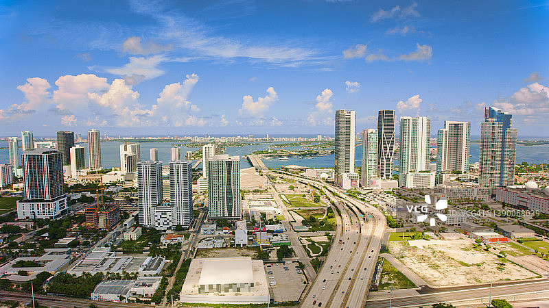 穿过比斯坎的公路图片素材