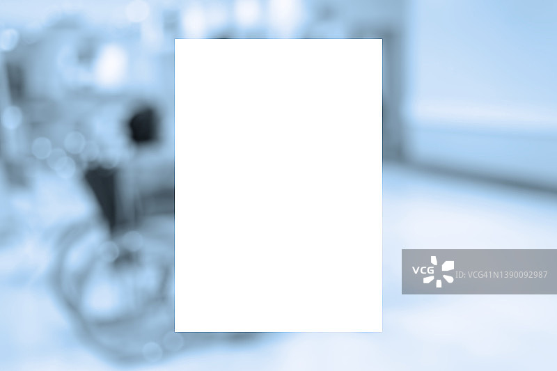 医疗诊所或医院展示的A4白纸或白色宣传海报样机图片素材