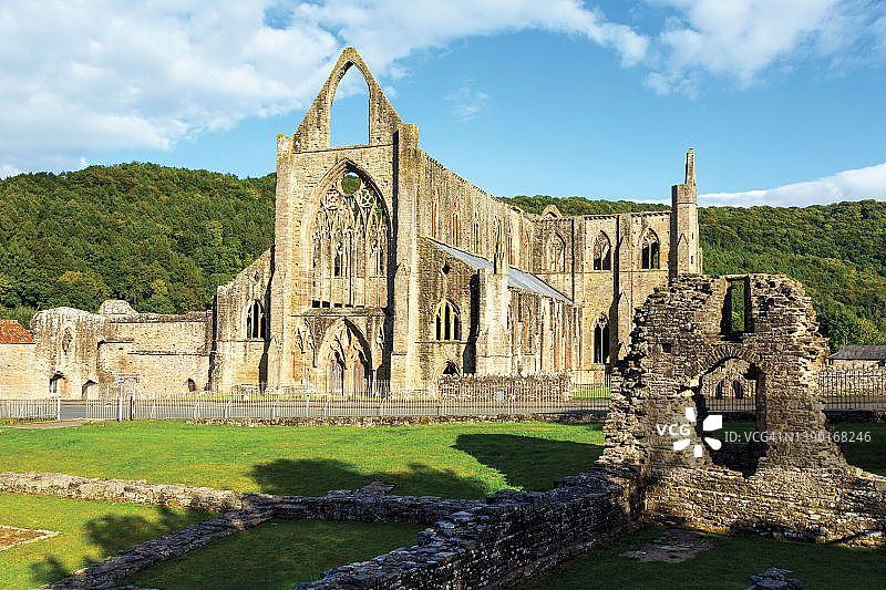 英国威尔士廷tern修道院图片素材