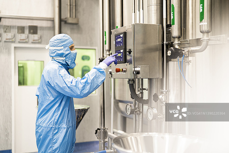 实验室技术员的中景肖像图片素材