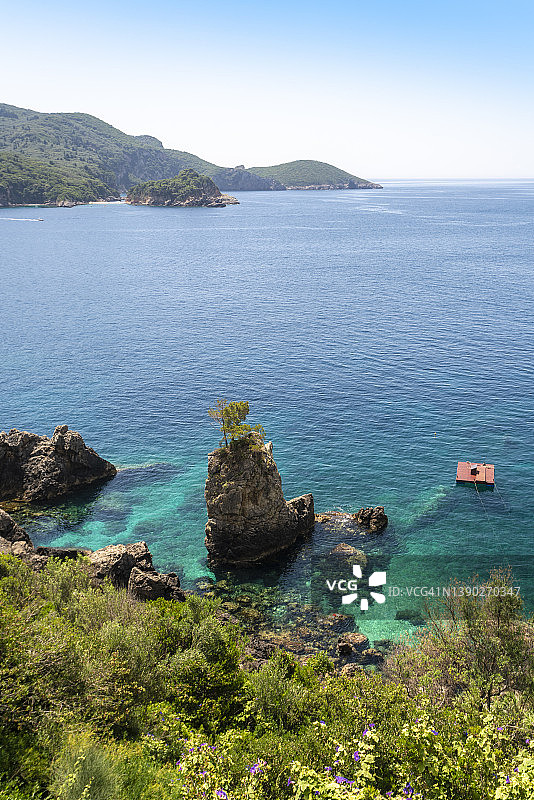 希腊科孚岛帕莱奥卡斯特里特斯海岸和大海图片素材
