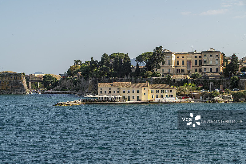 希腊科孚岛海上旧建筑图片素材