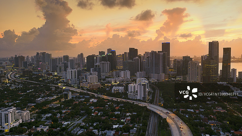 迈阿密市中心和I-95高速公路图片素材