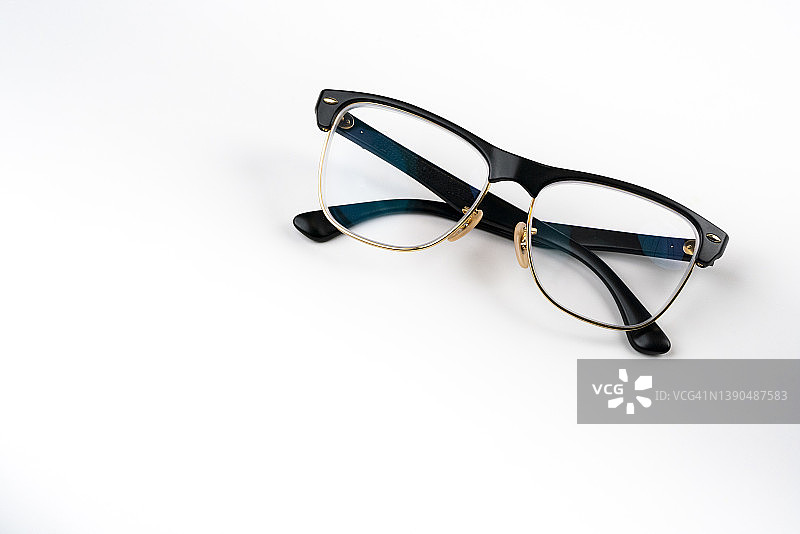 白色背景上的眼镜图片素材