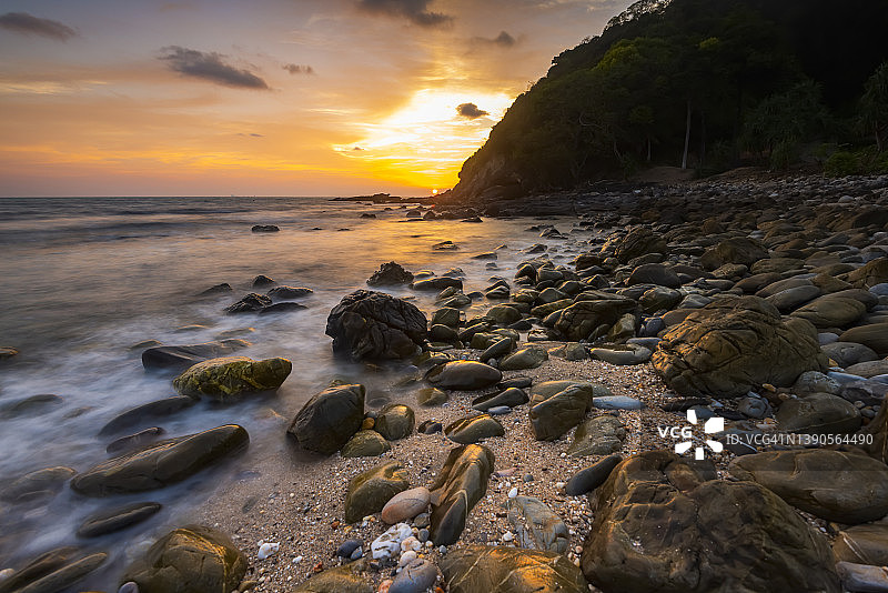 泰国甲米府兰塔岛国家公园的日落海景图片素材