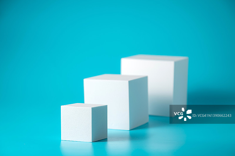 灰色简约风格几何造型展示台图片素材