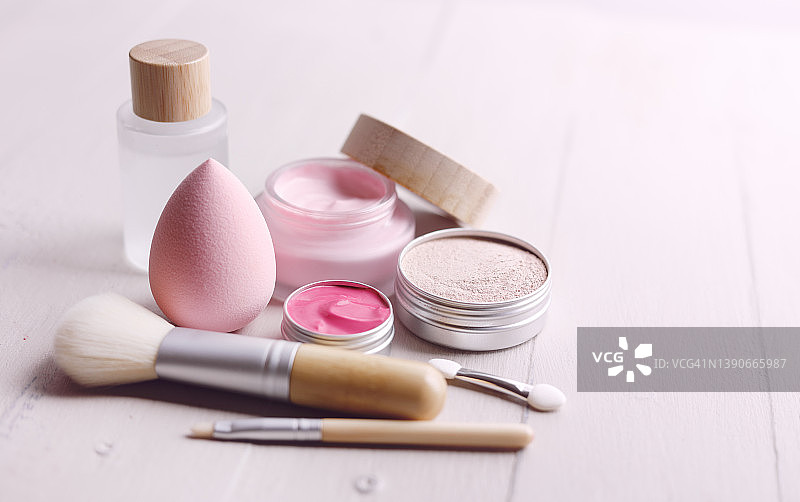 粉色淡彩妆容图片素材
