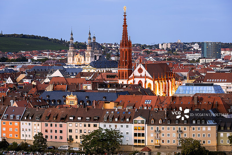 夜晚，玛丽亚教堂，豪格修道院，维尔茨堡，巴伐利亚，德国图片素材