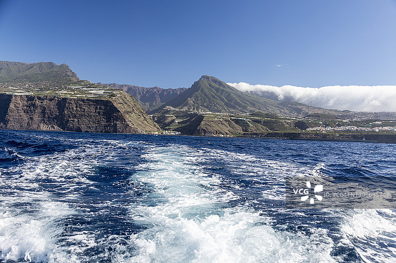 从海上看塔扎科特村和拉帕尔马海岸线图片素材