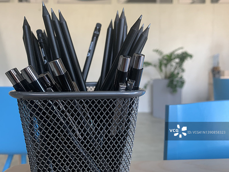 黑色铅笔静物图片素材