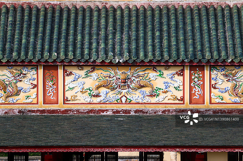 龙：皇家建筑装饰中的神圣动物图片素材