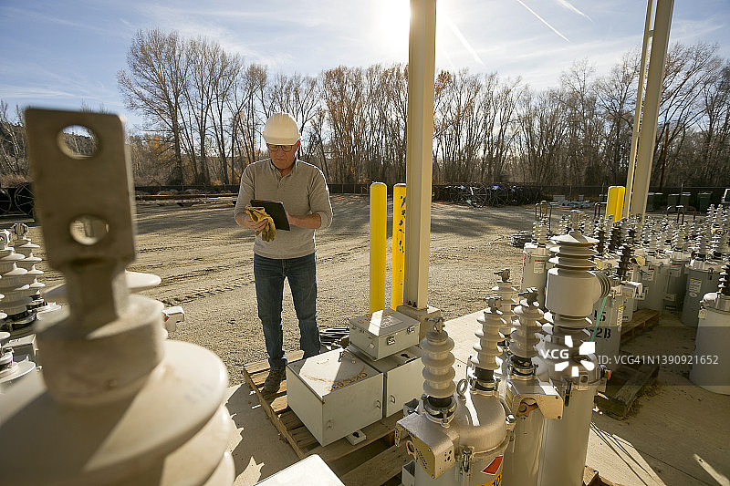 乡村电力工人葬礼图片素材