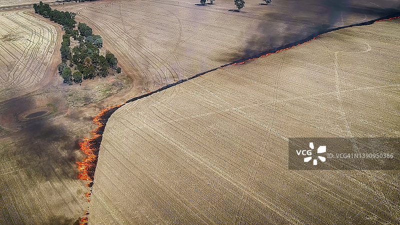 燃烧的麦田图片素材