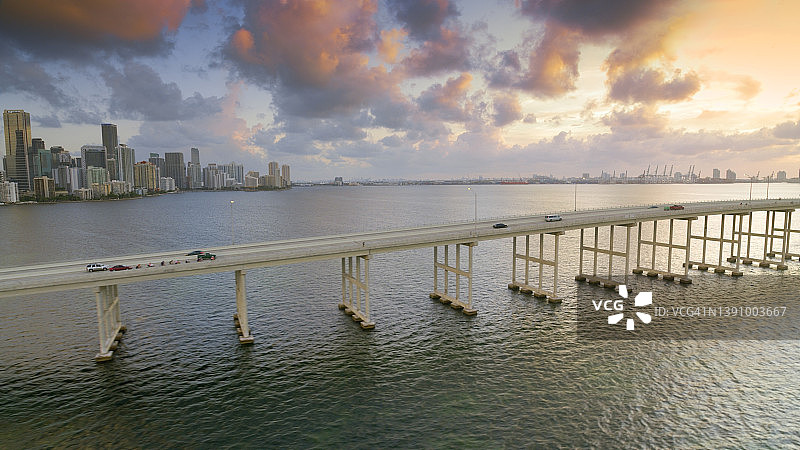 里肯巴克堤道图片素材