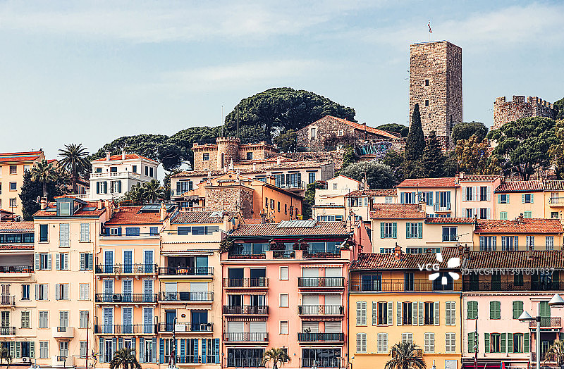 法国戛纳风景如画的历史街区图片素材