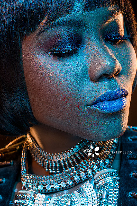 非洲面部和妆容特写图片素材