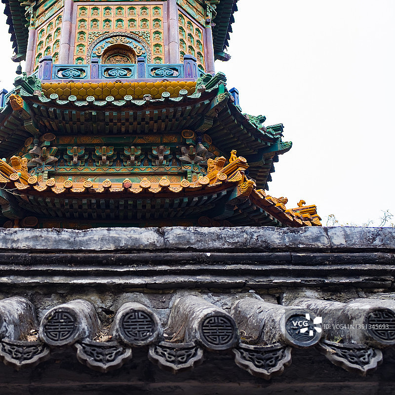 北京颐和园内的清代八方佛塔建筑，用于祭祀祈祷图片素材