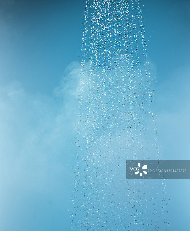 带有蒸汽的淋浴水图片素材