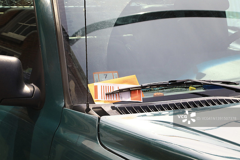 违章停车罚单图片素材