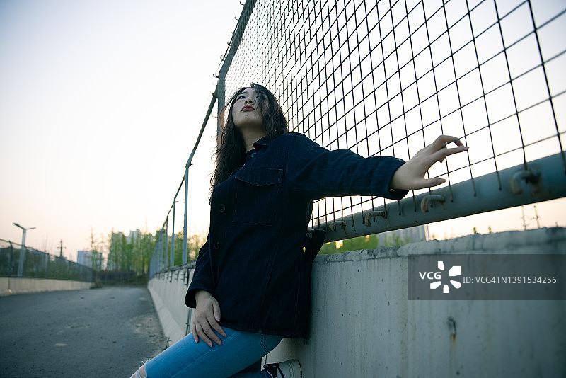 情绪压力下的女人图片素材