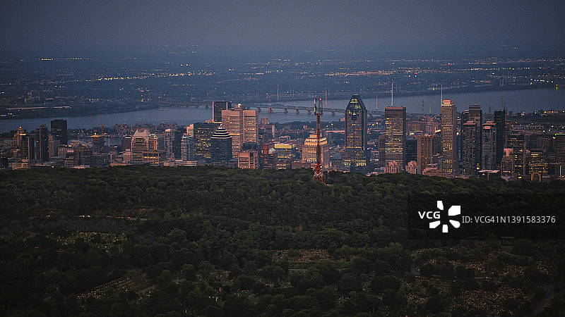 蒙特利尔市中心黄昏景色图片素材