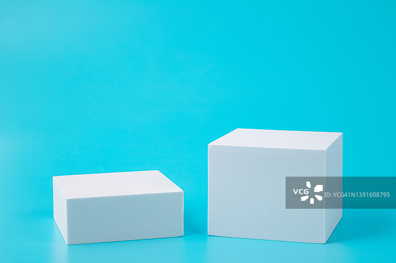 灰色简约风格几何造型展示台图片素材