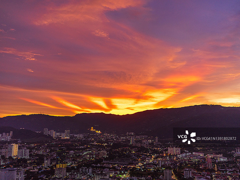 从光大大厦俯瞰亚依淡的壮丽日落图片素材