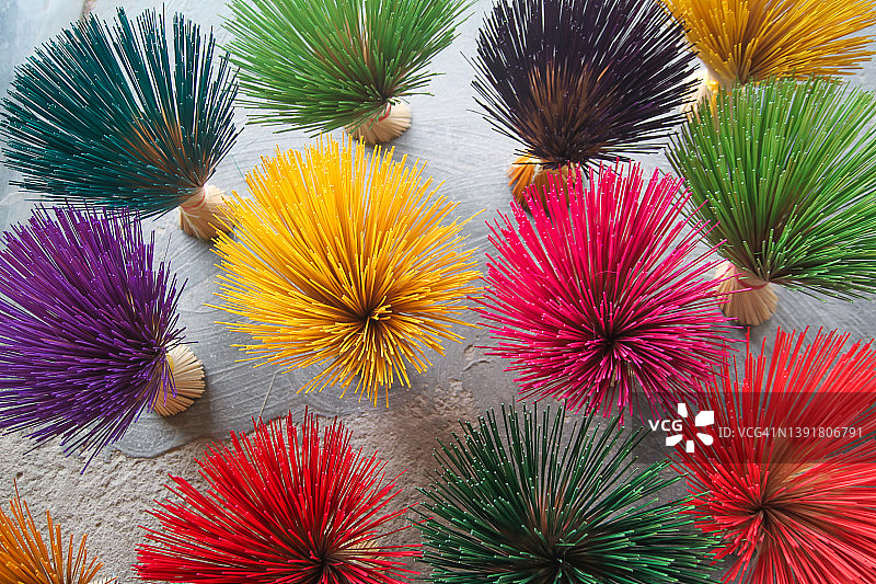 俯视抽象多色棍图片素材