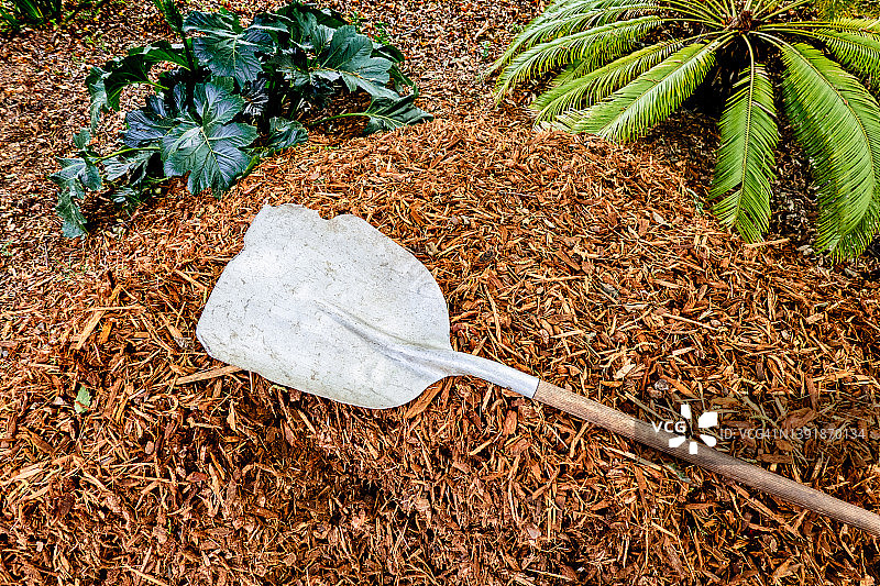 铲子和覆盖物图片素材