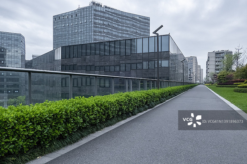 商业区现代建筑的立面图片素材