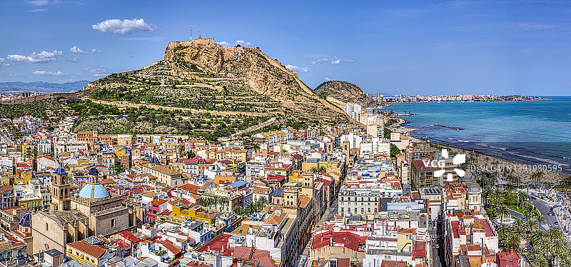 西班牙阿利坎特大教堂与圣巴巴拉城堡图片素材