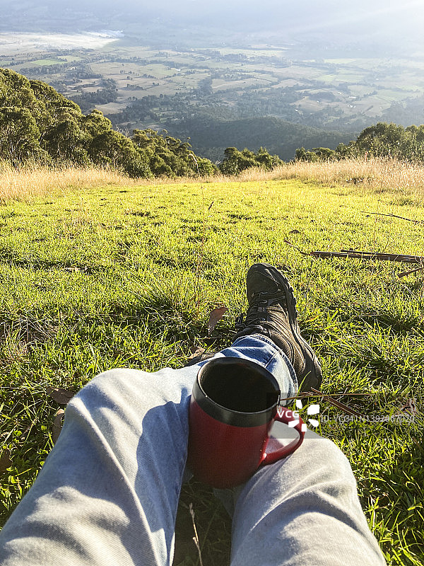 从维多利亚州东北部埃穆山顶俯瞰基瓦山谷的视角图片素材