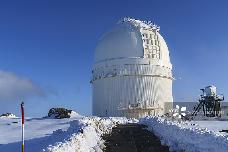 暴风雪后的卡拉阿尔托天文台图片素材