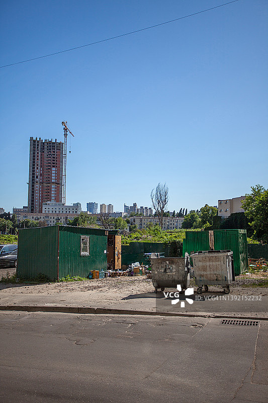 乌克兰基辅路边的垃圾箱图片素材