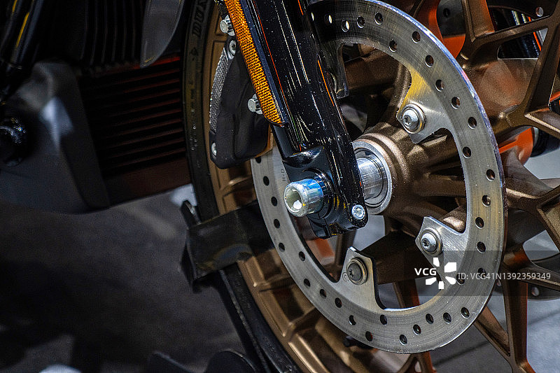 摩托车车轮特写图片素材