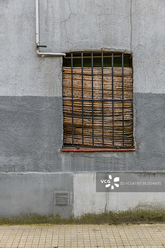 用木板封住的窗户图片素材