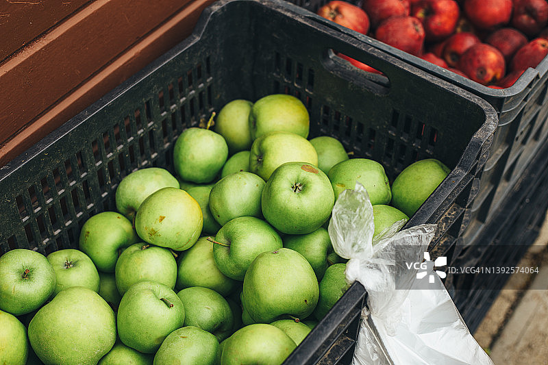 盒子里的苹果图片素材