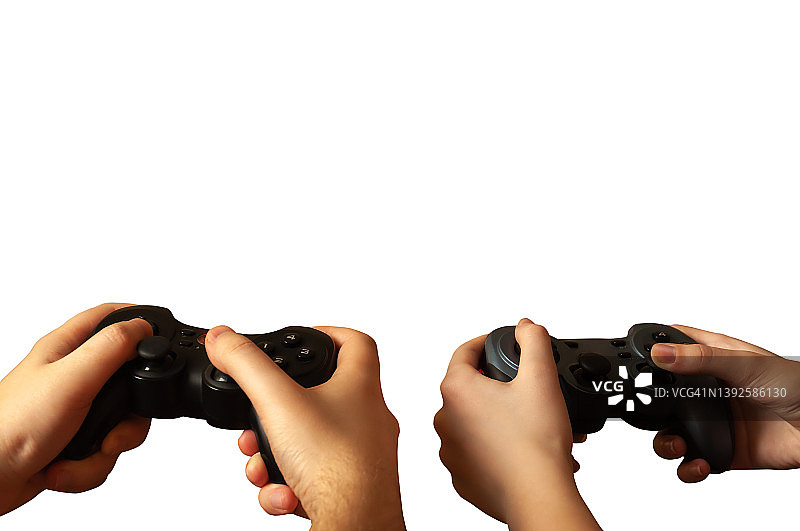 两个人在白色背景上玩游戏，拿着操纵杆图片素材