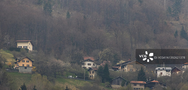 法国萨朗什附近的山村图片素材