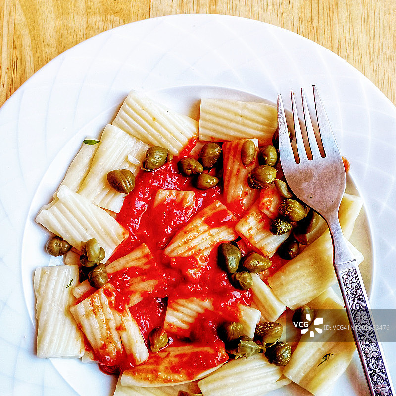 丁香烩意大利粗管面图片素材