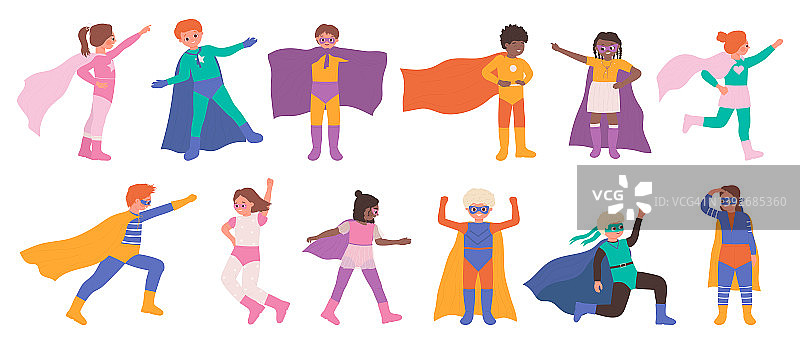 儿童超级英雄角色套装：身穿超人嘉年华服装的小孩图片素材